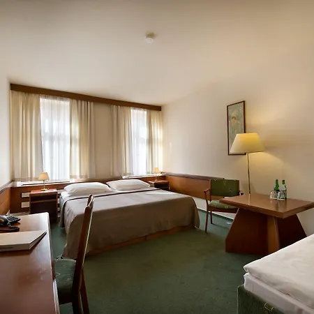 Three Crowns Hotel-2