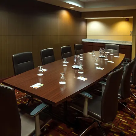 Courtyard By Marriott Lakeland-2