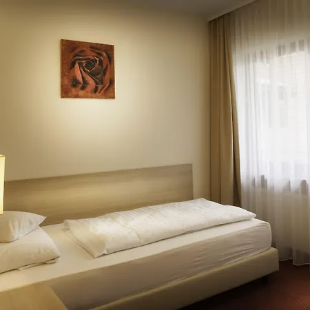 Flair Hotel Weinstube Lochner-3