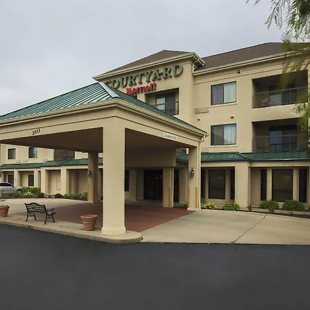 Courtyard By Marriott Topeka-3