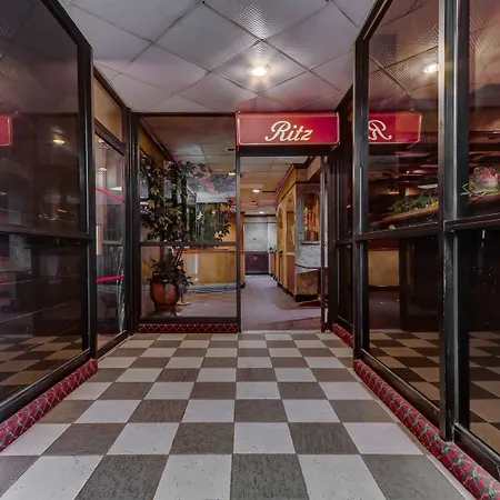 Philly Inn & Suites-2