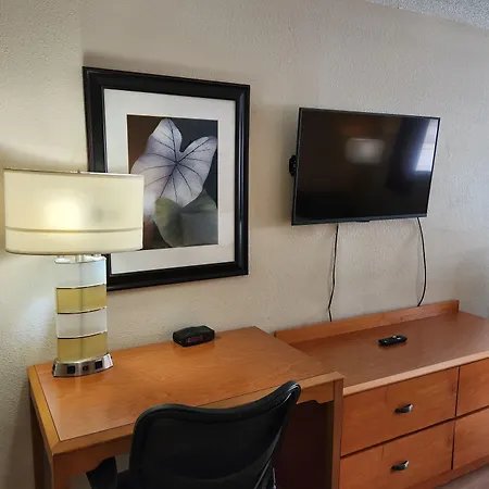 Westspring Inn - Westlake Cleveland-3