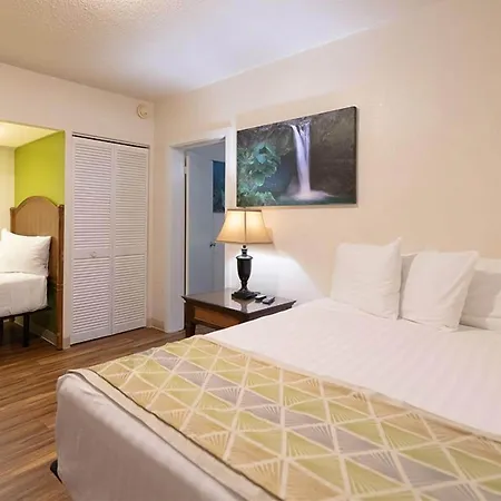 Pacific Marina Inn Airport-2