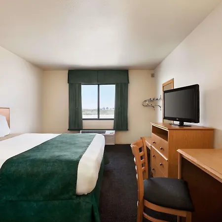 Travelodge By Wyndham Pecos-2