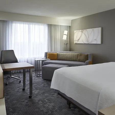 Courtyard By Marriott Toronto Airport-2