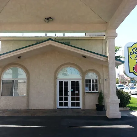 Super 8 By Wyndham Ridgecrest-3
