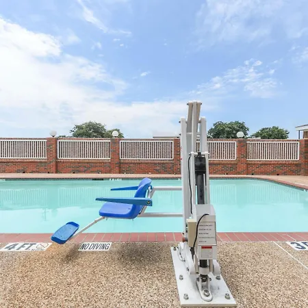 Super 8 By Wyndham Burleson Fort Worth Area-2