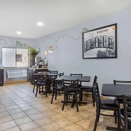 Super 8 By Wyndham Kokomo-2