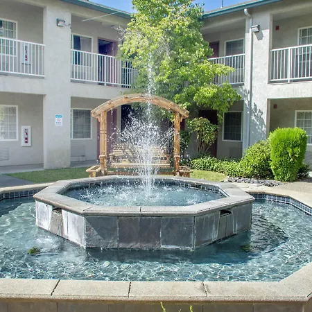 Creekside Inn & Suites-3