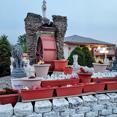 Woodland Inn-3