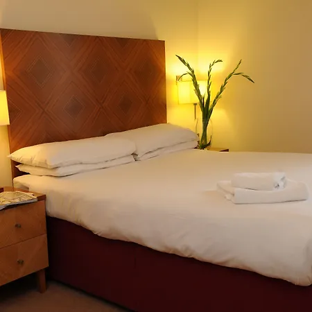 Premier Suites Bristol Redcliffe-2