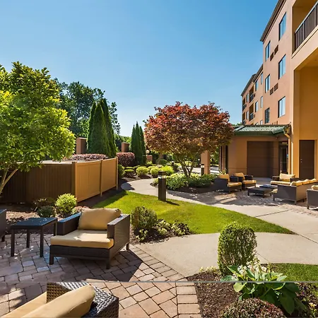 Courtyard By Marriott Danbury-2