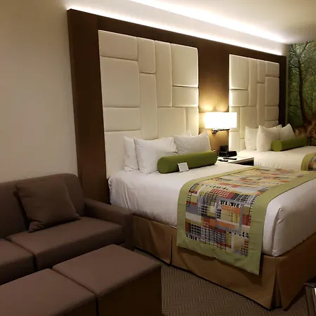 Wyndham Anaheim-3