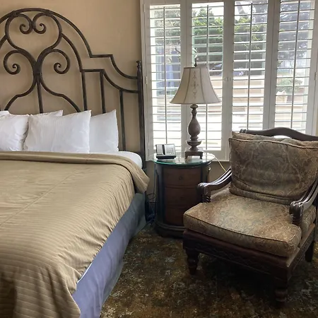 Blue Dolphin Inn-3