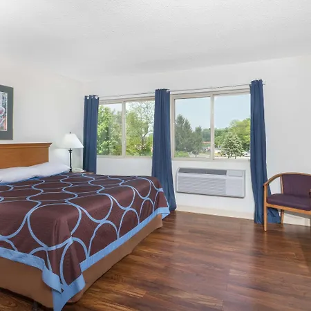 Super 8 By Wyndham Kingston-3