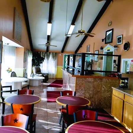 Americas Best Value Inn Arkansas City-3