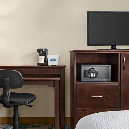 Days Inn By Wyndham Philadelphia Convention Center-2