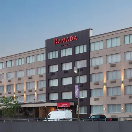 Ramada Plaza By Wyndham Montreal-3