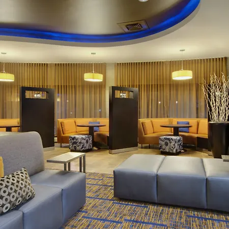 Courtyard By Marriott Madison East-2