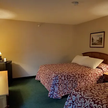 Commodores Inn-3