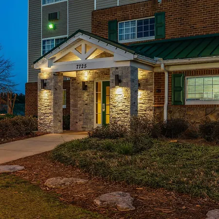 Hometowne Studios & Suites By Red Roof Charlotte - Concord-2