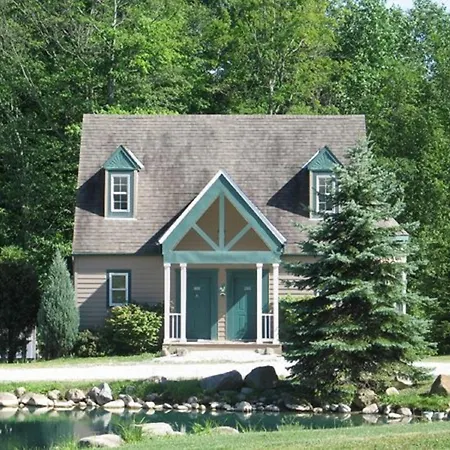 Spruce Hill Inn & Cottages-3