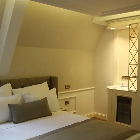 Mina Hotel - Special Category-3