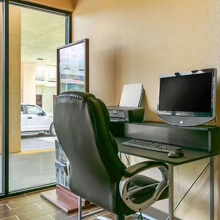 Quality Inn Rawlins I-80-2