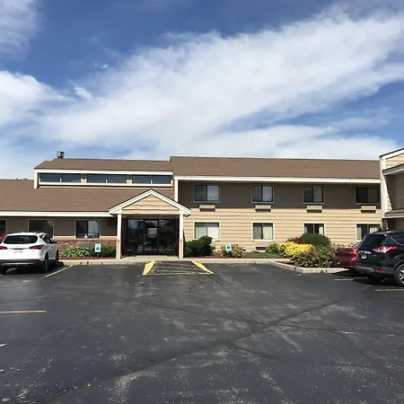 Americinn By Wyndham West Bend-2