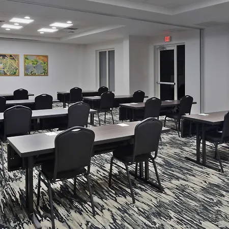 Hilton Garden Inn Birmingham/Lakeshore Drive-3