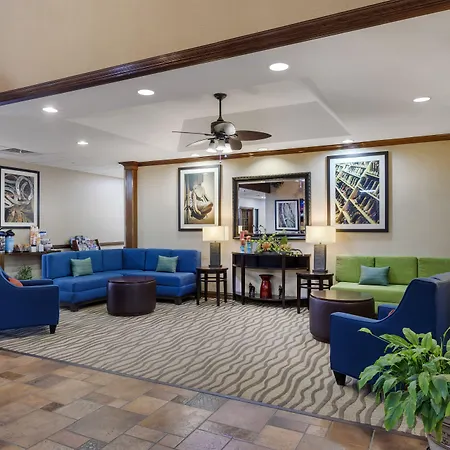Comfort Suites Marshall-2