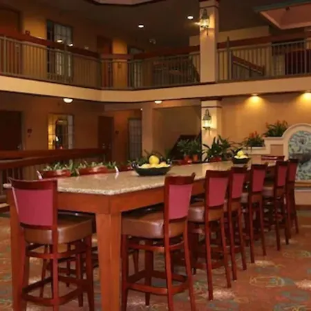 Auburn Place Hotel & Suites Cape Girardeau-2