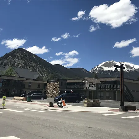 Snowshoe Motel-3