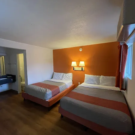 Travelodge By Wyndham Brattleboro Vt-3