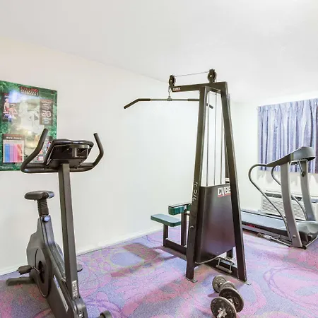 Travelodge By Wyndham Parkersburg-2