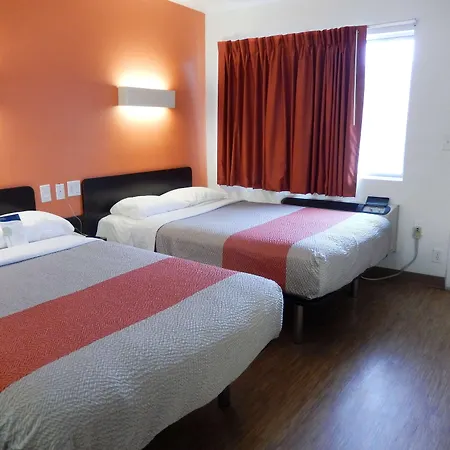 Motel 6-Clute, Tx-2