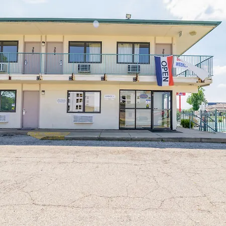 Oyo Hotel South Bend - Campus-3