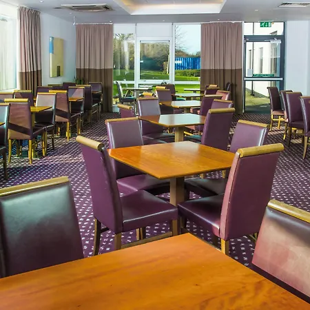 Holiday Inn Express Cambridge By Ihg-3