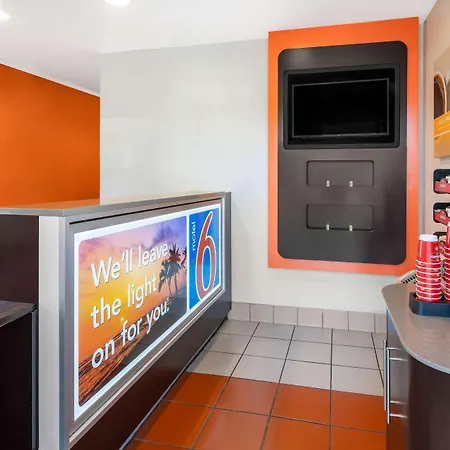 Motel 6-Santa Barbara, Ca - State Street-3