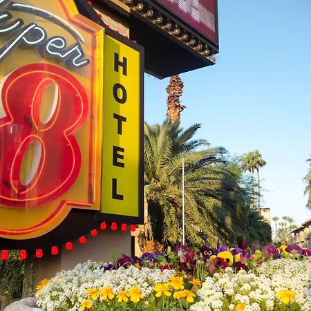 Super 8 By Wyndham Las Vegas North Strip/Fremont St. Area-2
