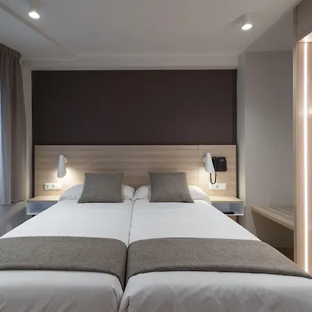 Hotel & Aparthotel Cosmos-2