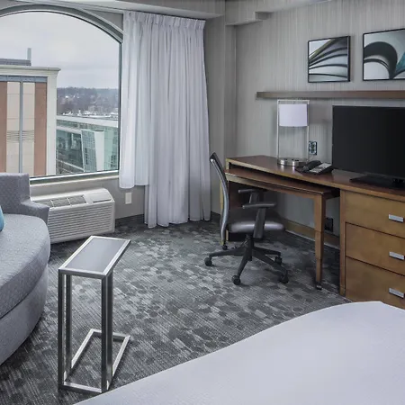Courtyard By Marriott Stamford Downtown-3