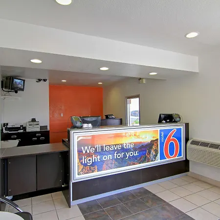 Motel 6 Old Town Scottsdale Fashion Square-2