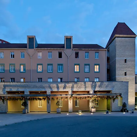Explorers Hotel Marne-La-Vallee-3