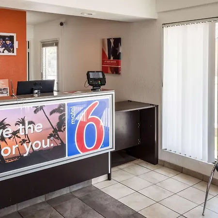 Motel 6 Bakersfield, Ca - Convention Center-2