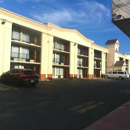 Red Roof Inn Hampton Coliseum-3