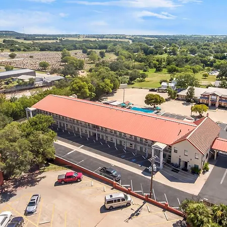 Super 8 By Wyndham Fredericksburg-2