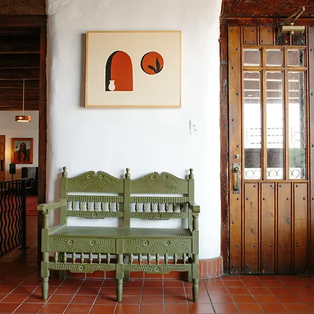 El Rey Court-3