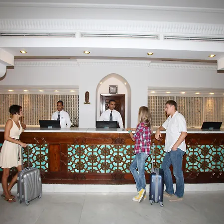 Domina Oasis Hotel & Resort-3