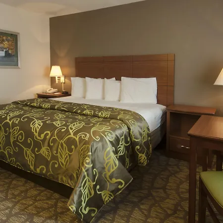 Econo Lodge Cherokee Near Island Park-2